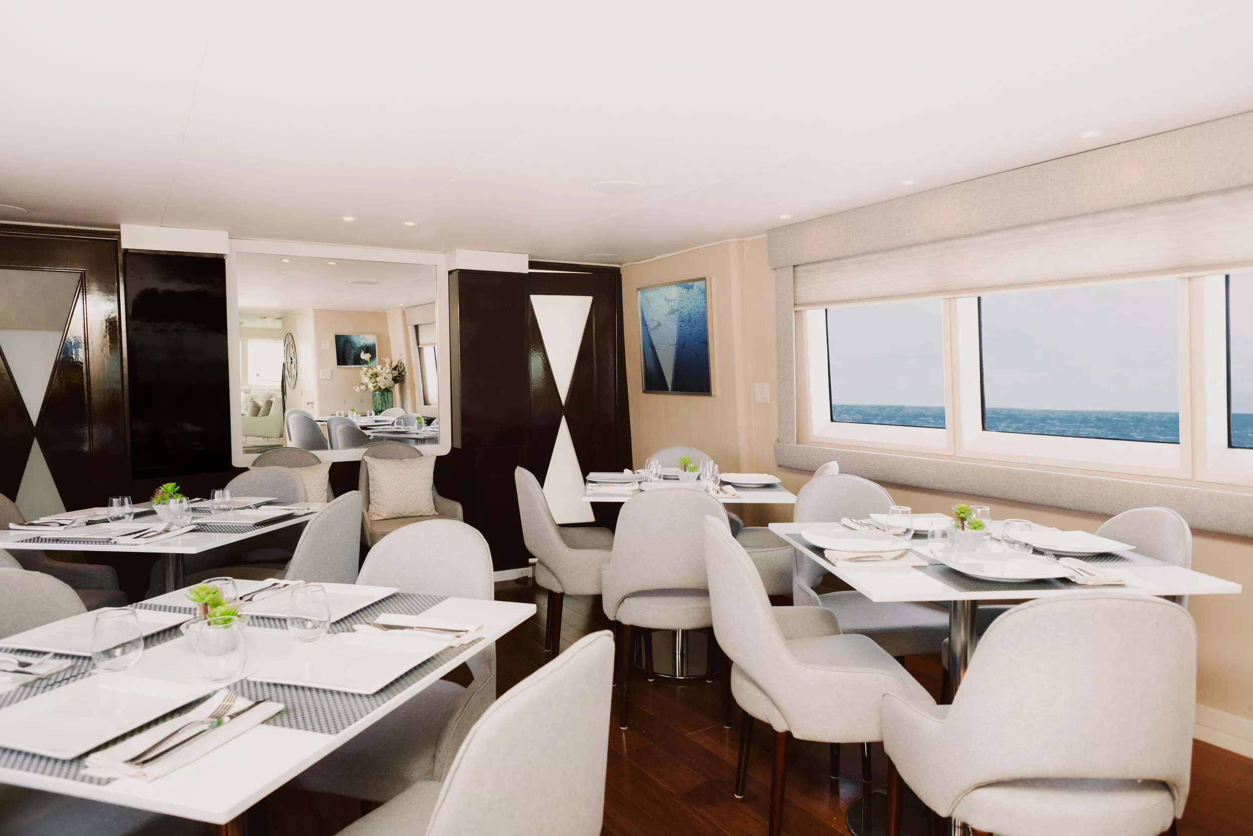 Pikaia Private Yacht Interior