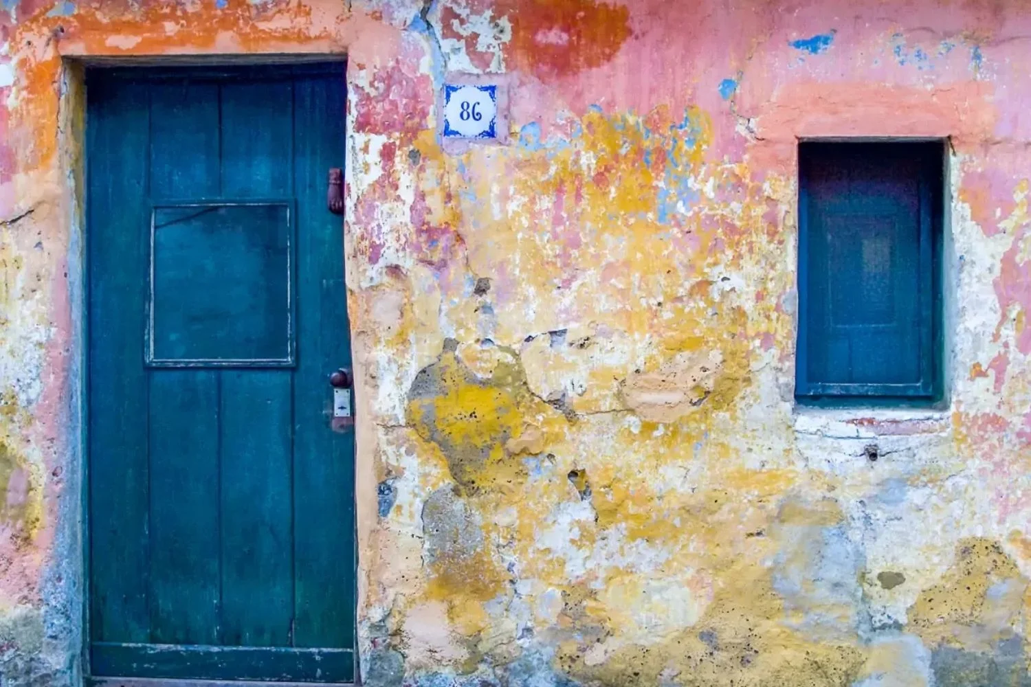 Colonia Colorful Home