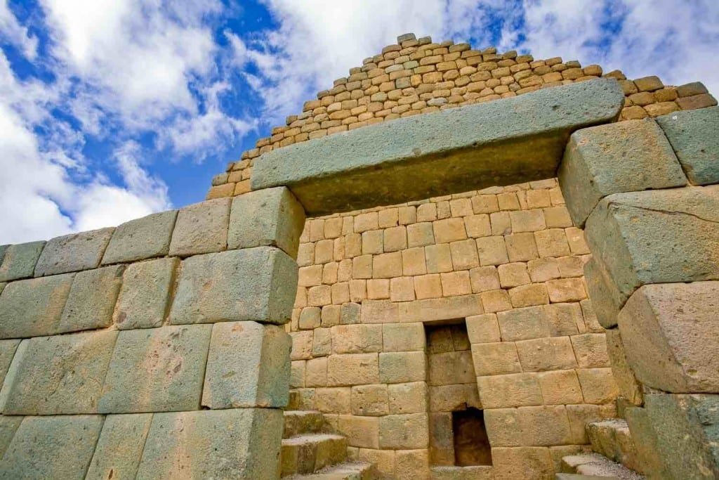 Ingapirca-Inca-Ruin-Site-Ecuador Ancient stone doorway of Ingapirca, Ruined Inca city, Ecuador