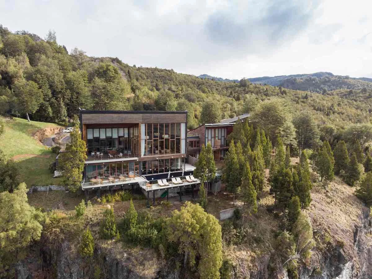 Uman-Uman-Lodge-exterior-design-