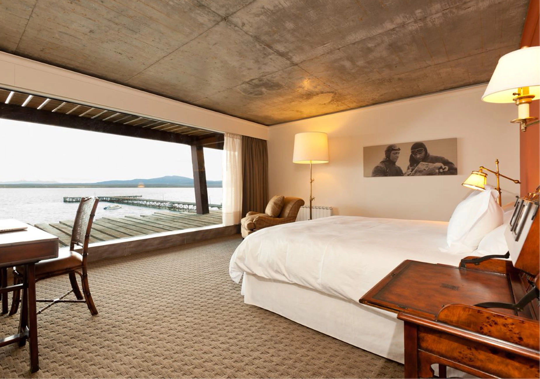 Singular King Room