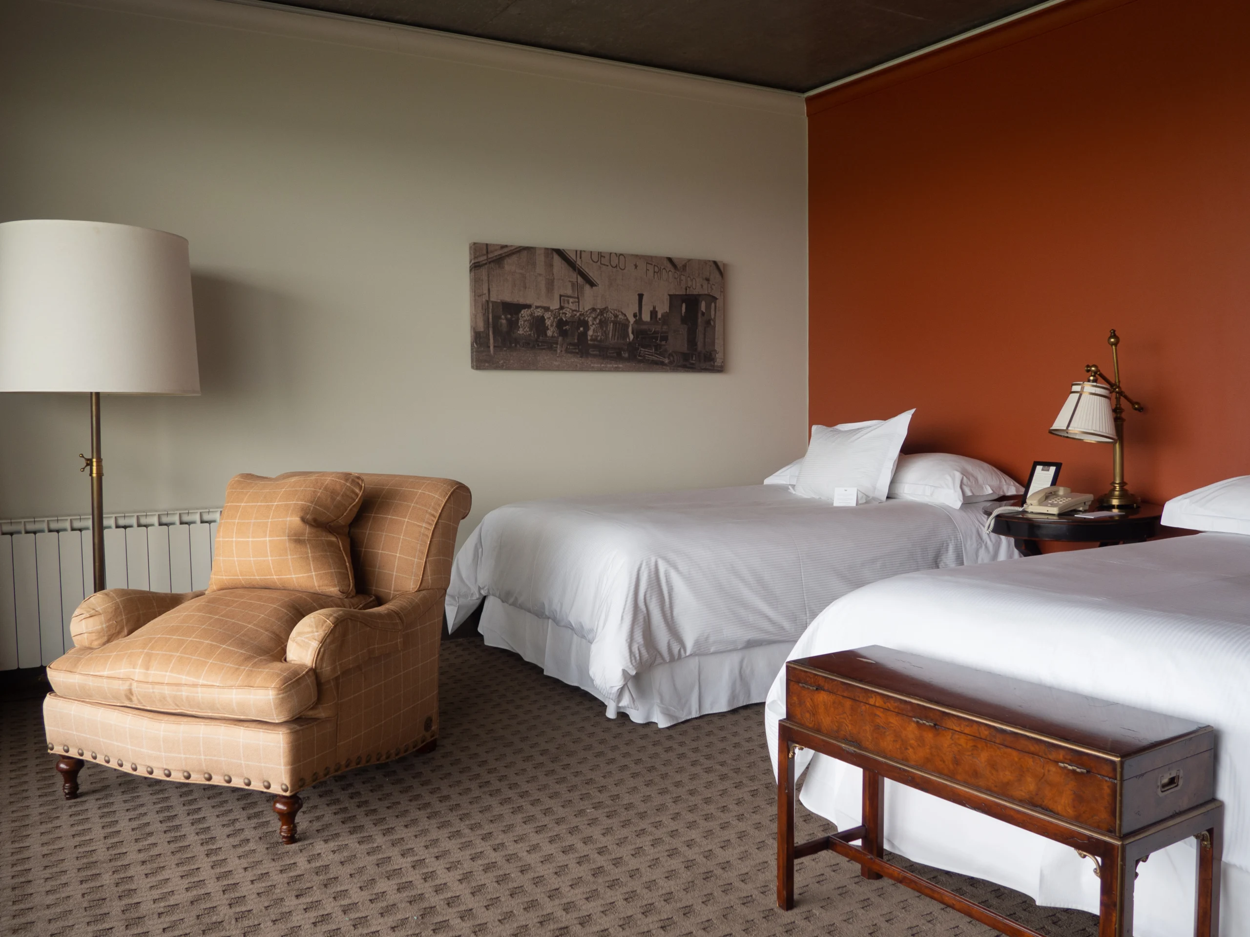 Singular Twin Room