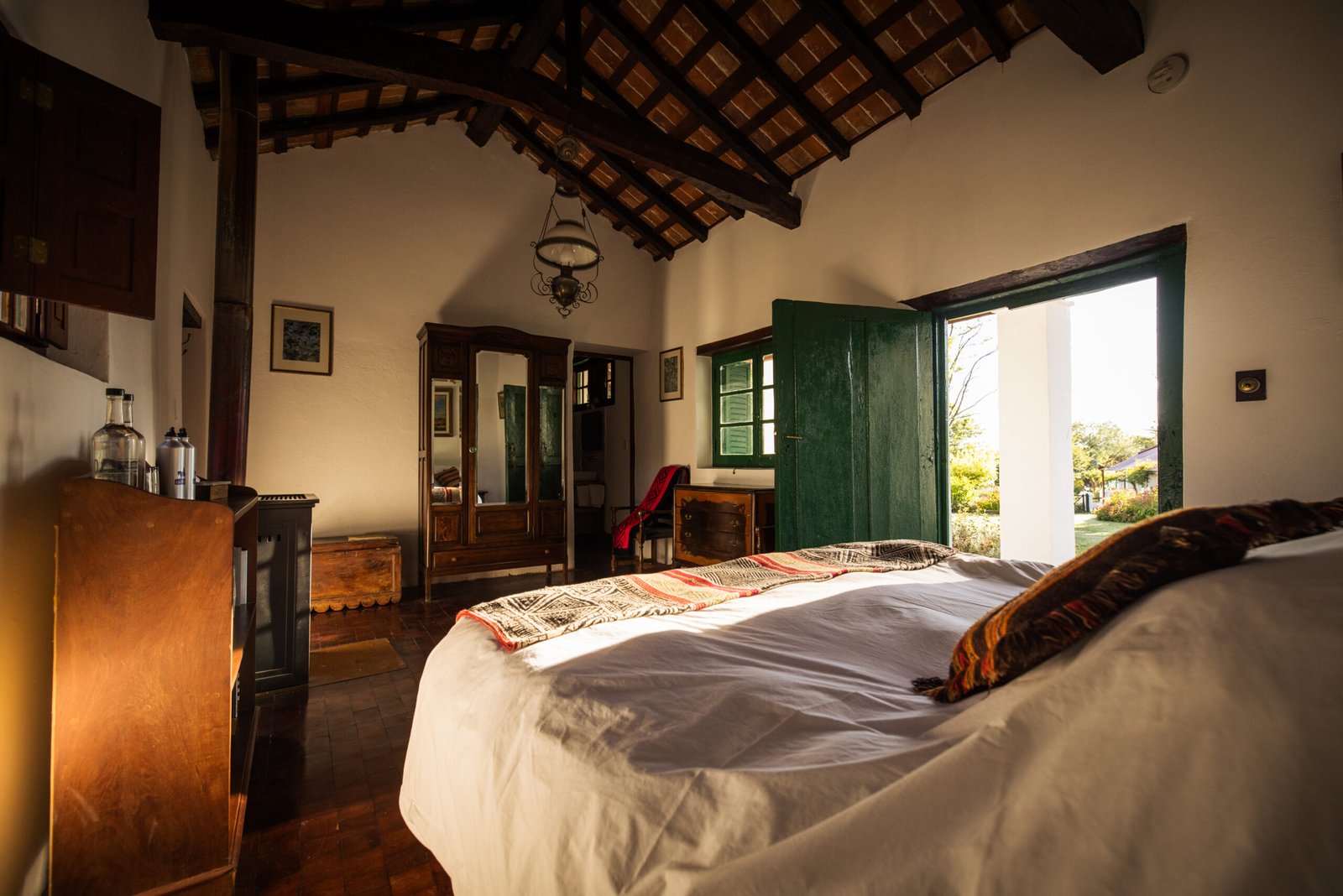 Los Potreros Room