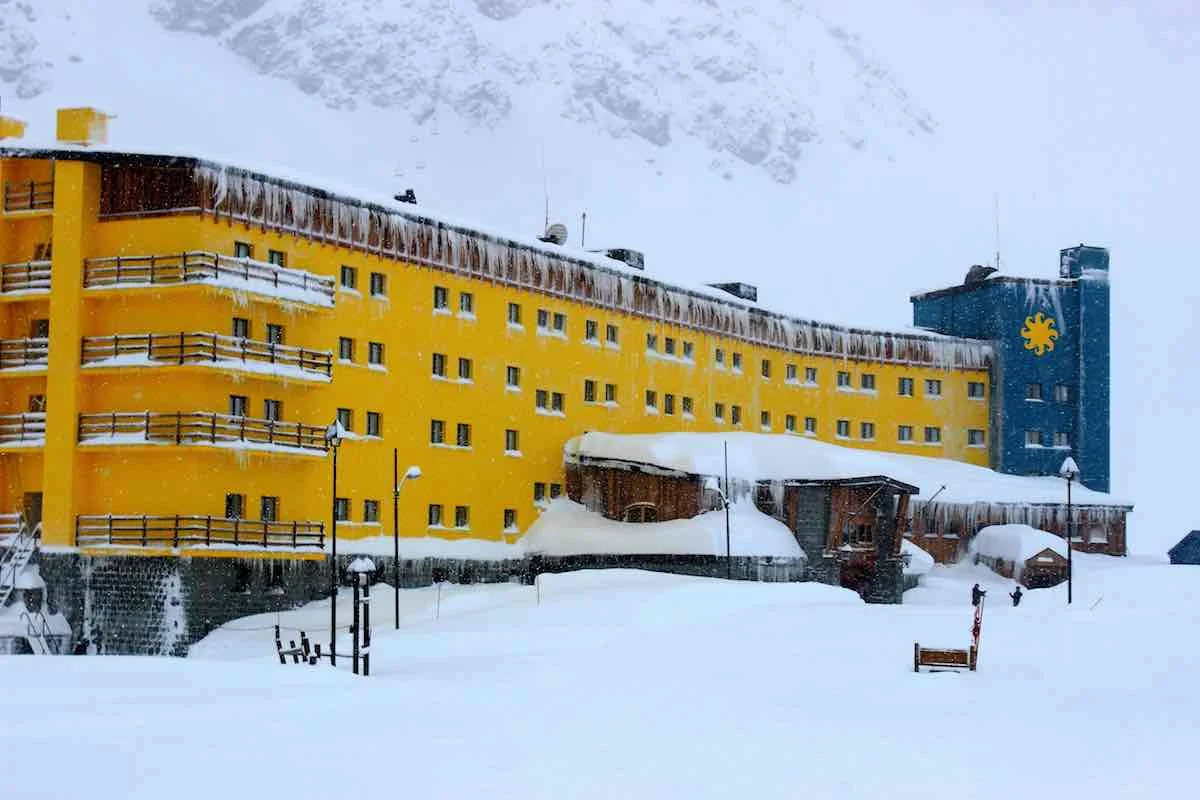 Hotel Portillo Exterior