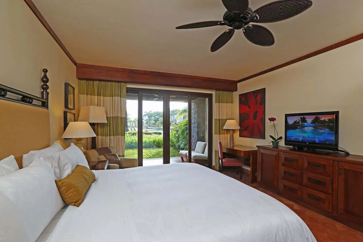 JW-Marriott-Guanacaste-Bedroom-2