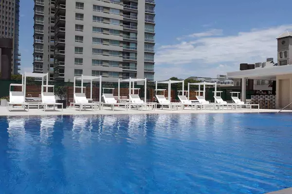 Alvear Icon Swimming Pool