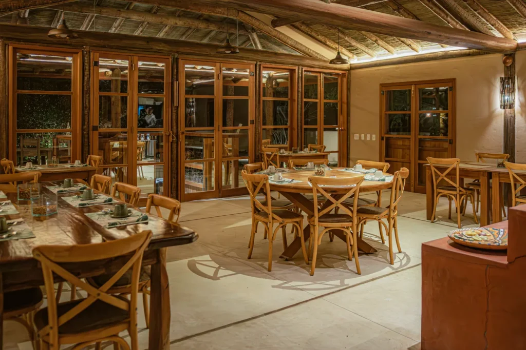 The restaurant at Pousada Trijunção