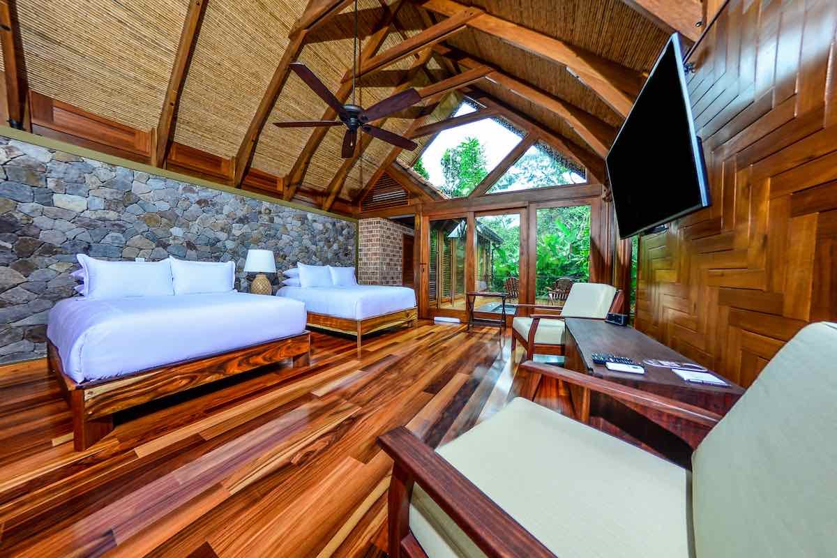 Amor-Arenal-Queen-Casita