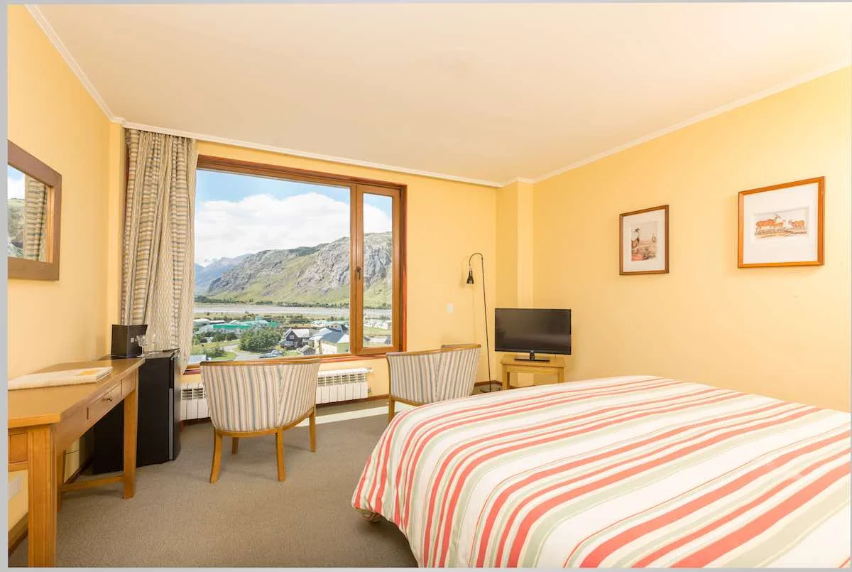 Superior Valley View Room