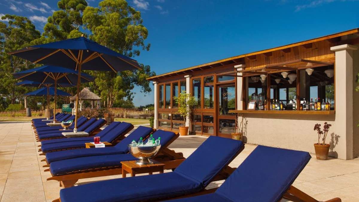 Hyatt-Carmelo-Lounge-Chairs