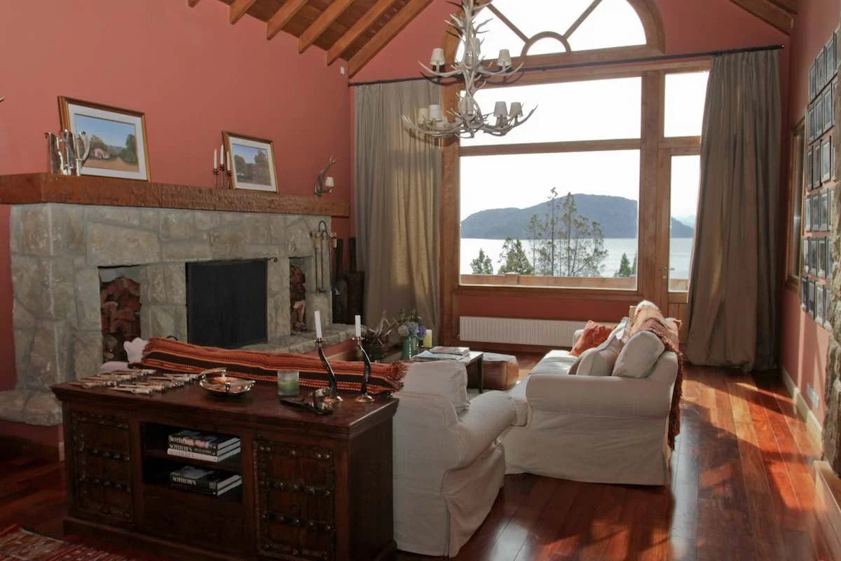 illihue-living-room-688ba3f60d3a3