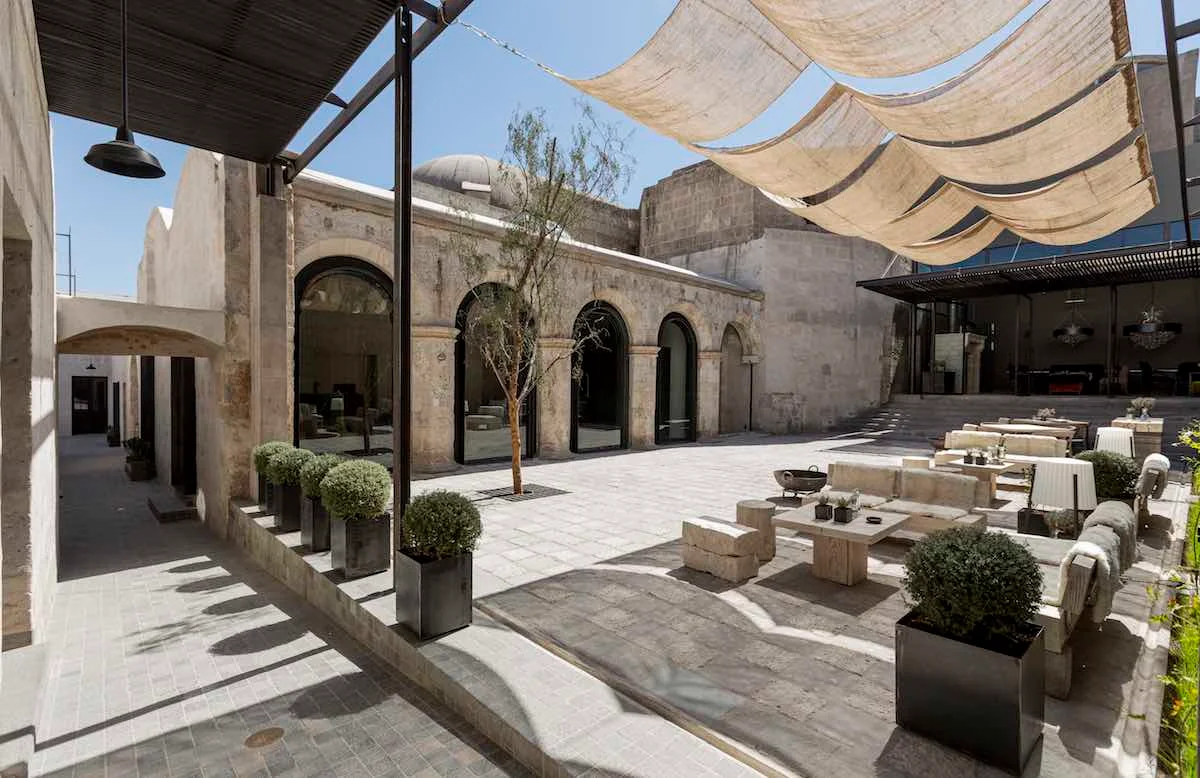 Cirqa Courtyard