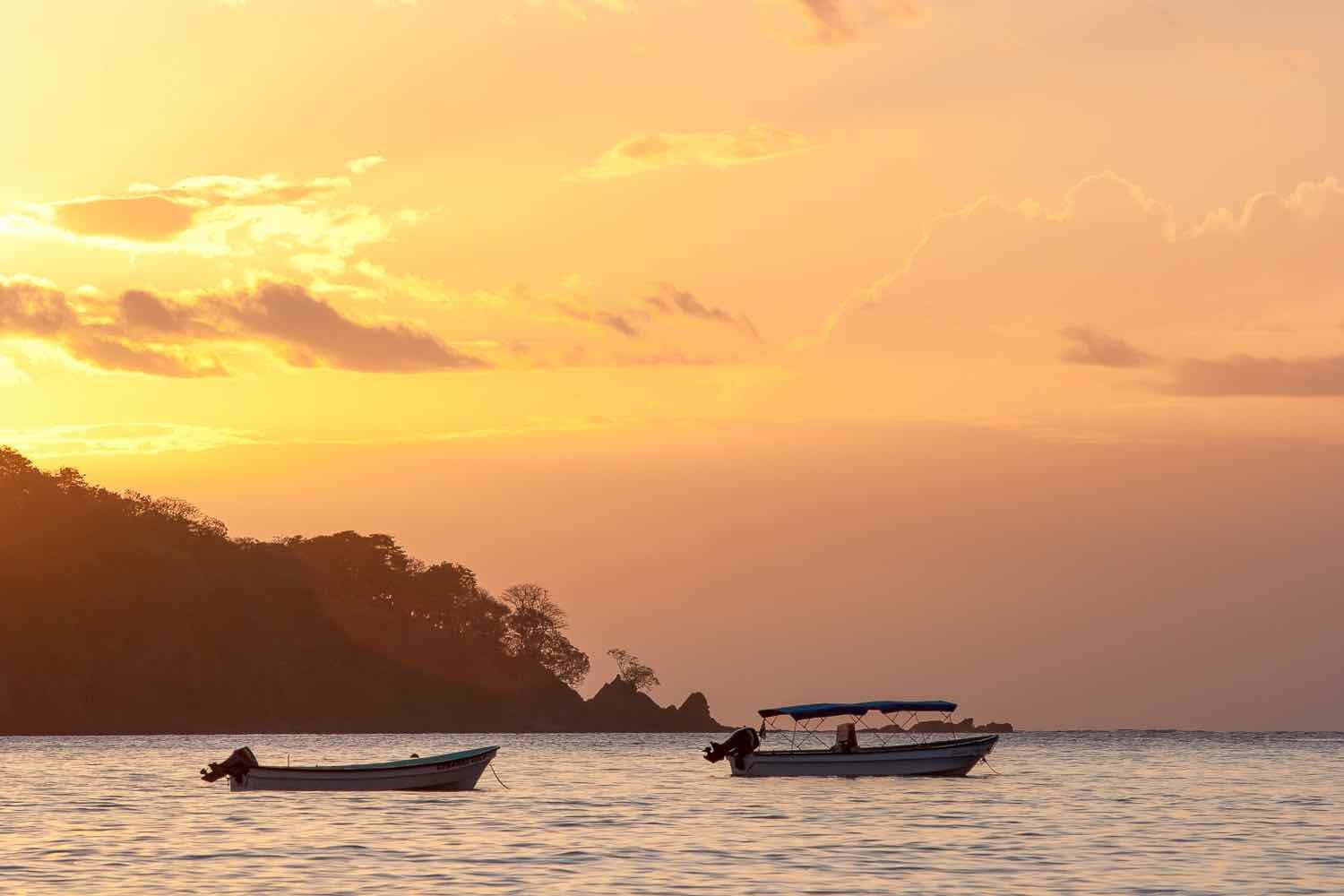 Panama-Custom-Travel-Design-Pacific-Beach-Boats-Orange