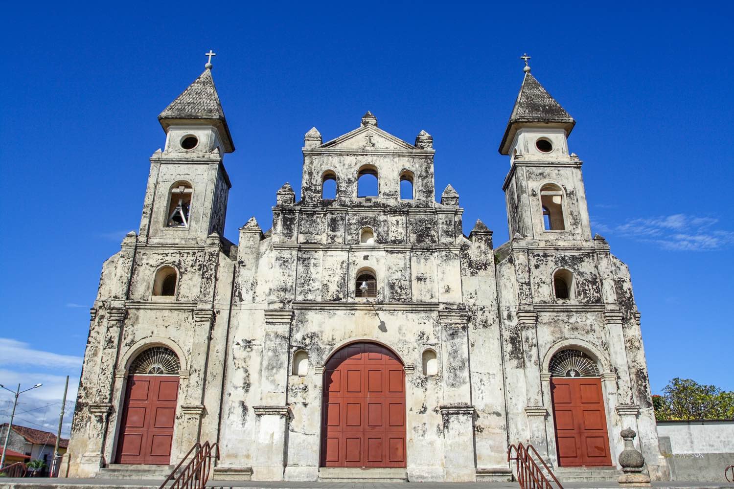 Private-Custom-Experiential-Travel-Nicaragua-Granada-Church