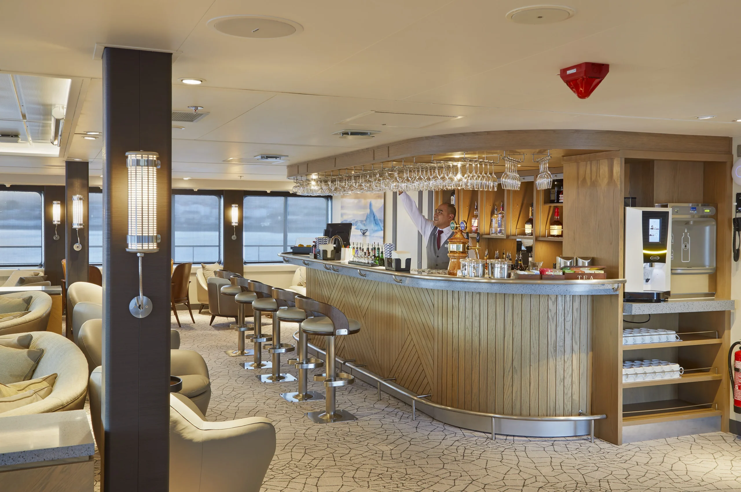 Magellan Explorer-Antarticas Lounge's Bar