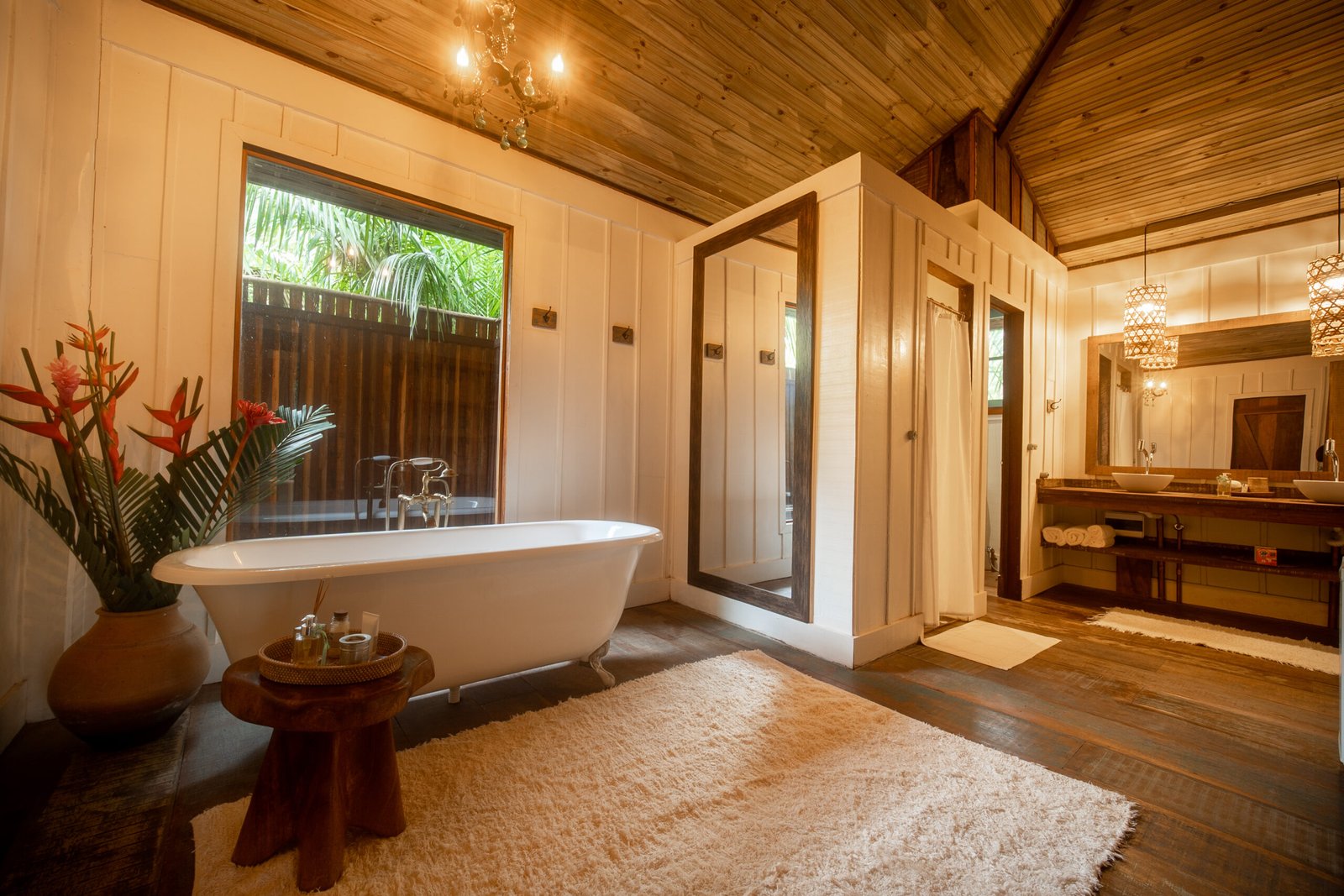 Bungalow- Volcanic "limestone" bathtub