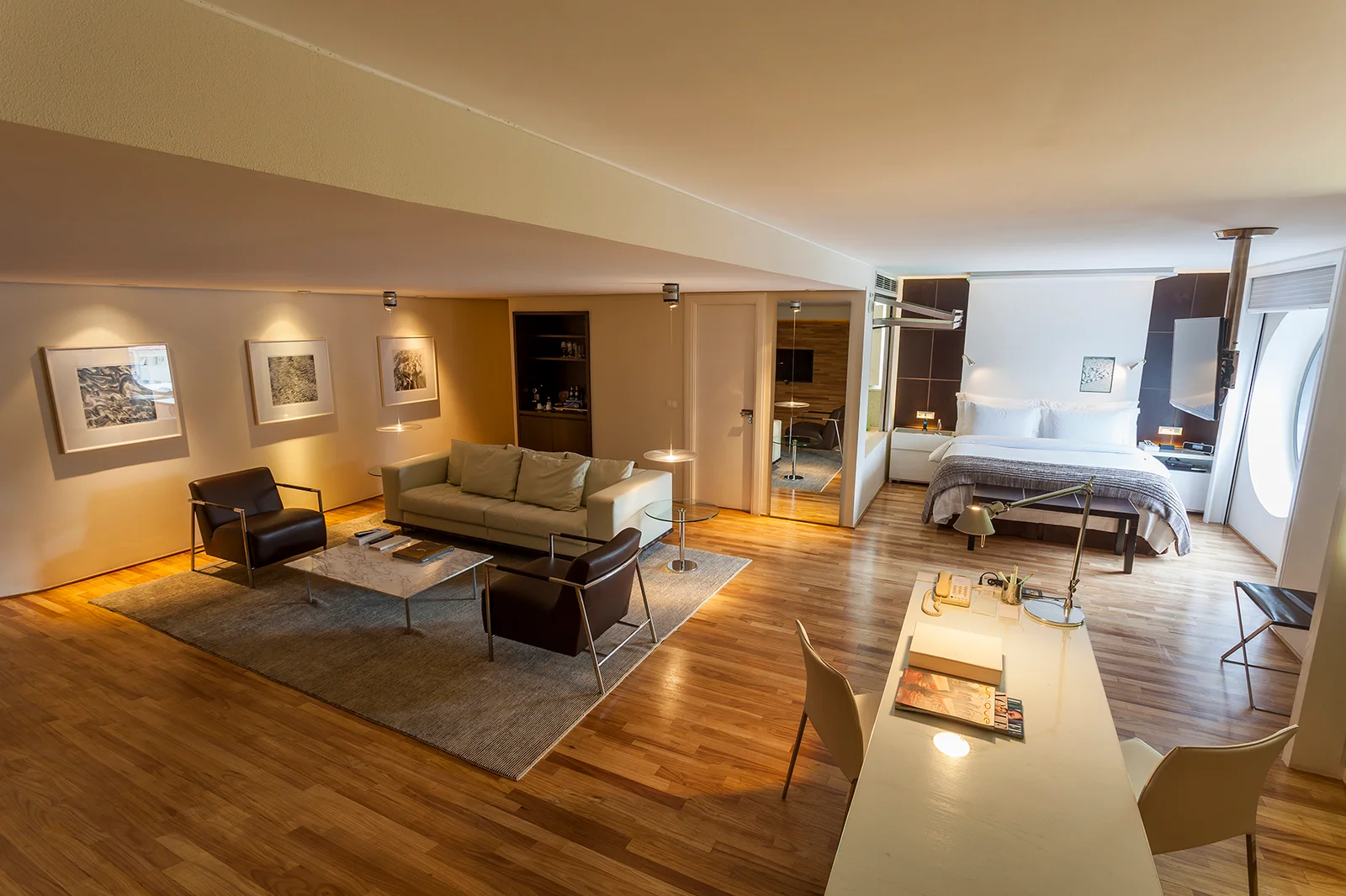 Broadway suite