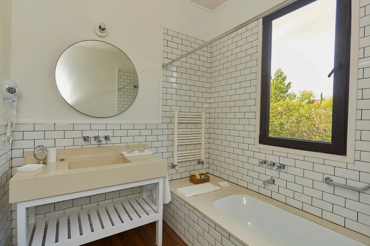 Hosteria El Puma Suite Bathroom