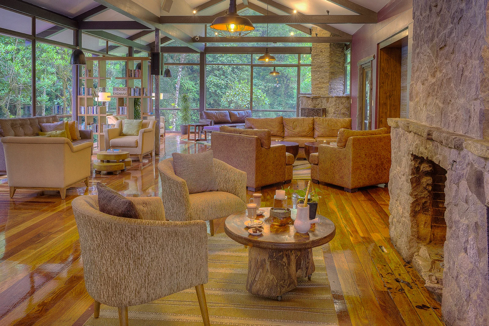 El Silencio Lodge Lobby