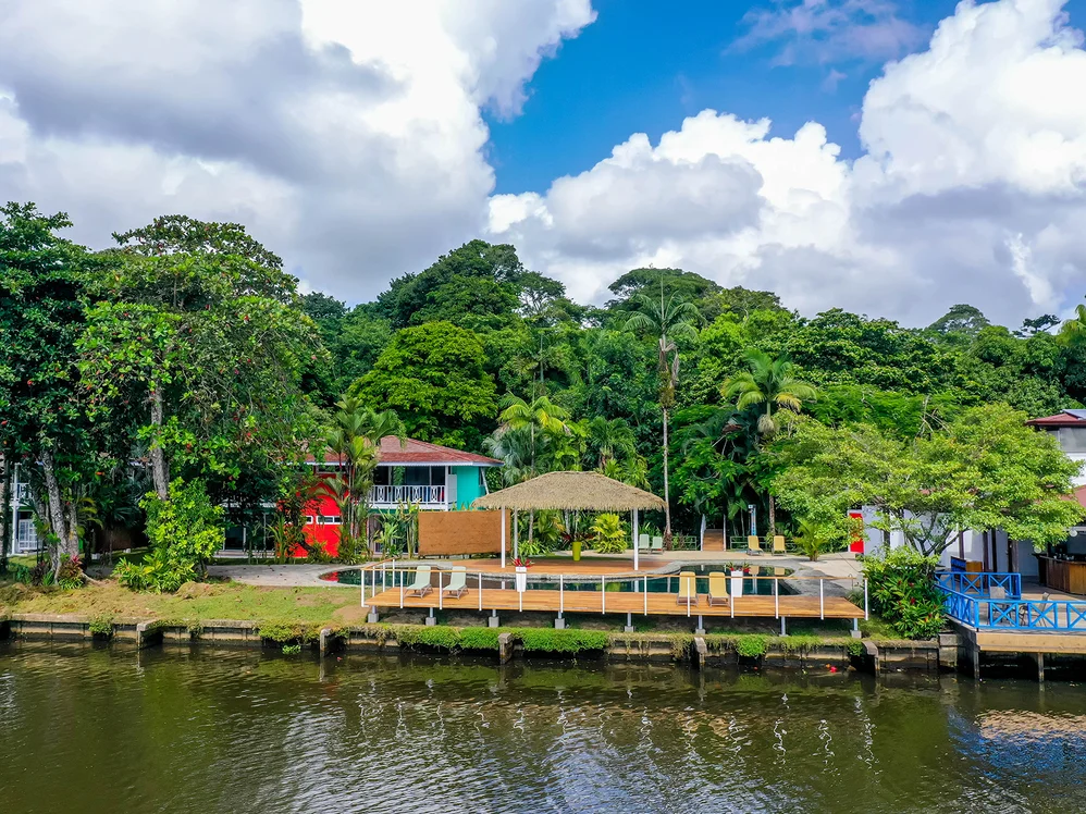 Tortuga Lodge & Gardens