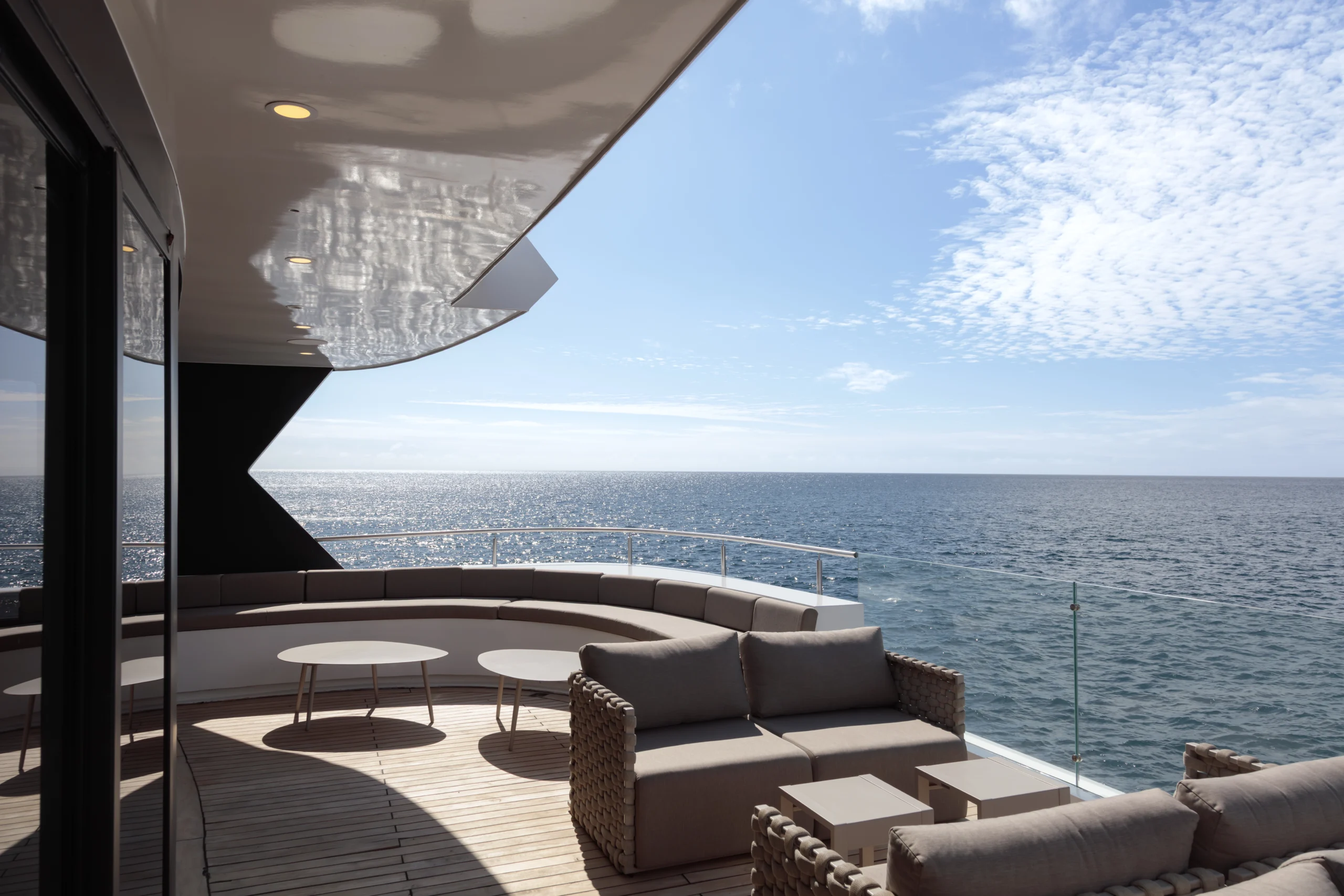 Aperitive Lounge Hermes Mega Catamaran