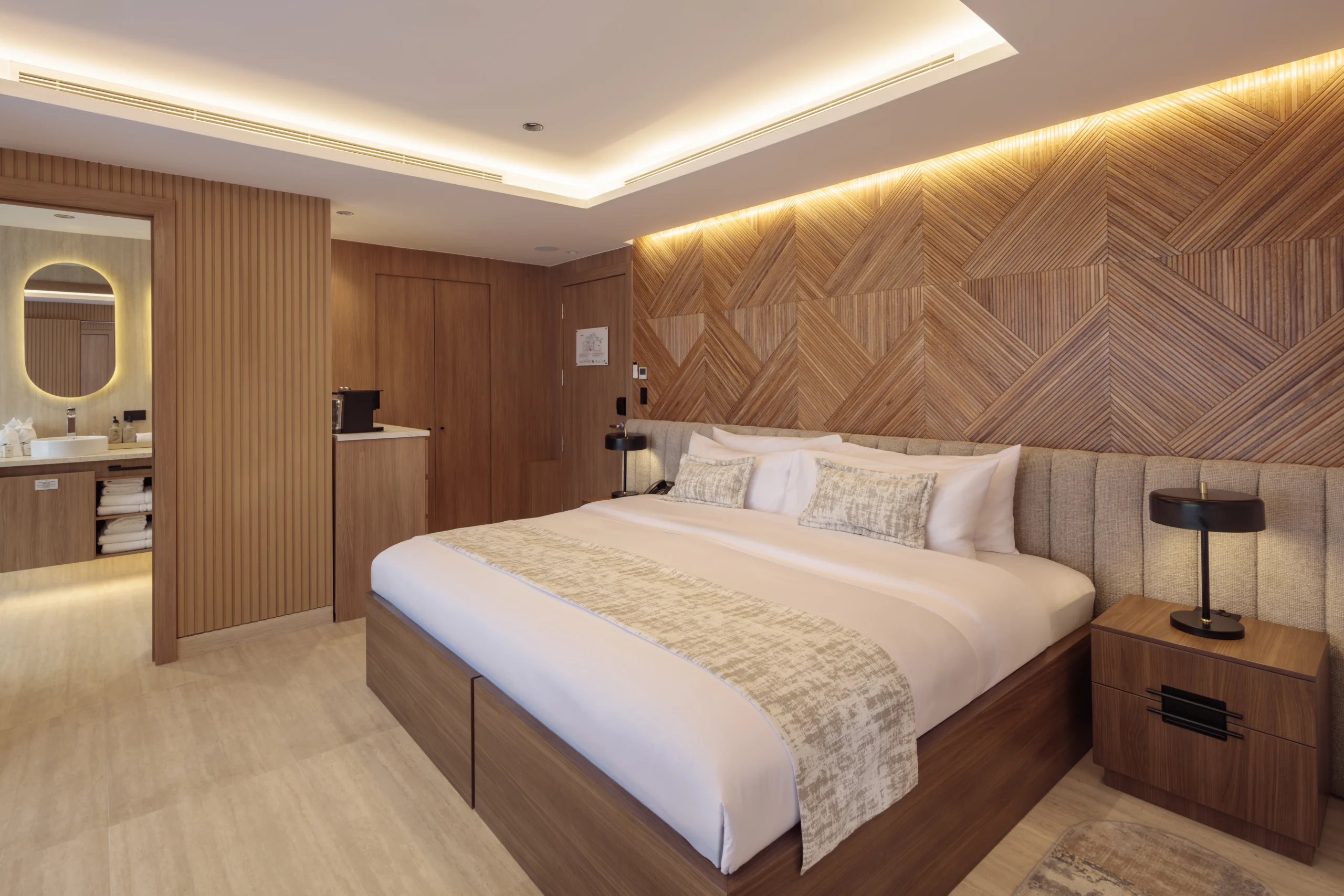 Hermes Mega Catamaran Doble Suite King