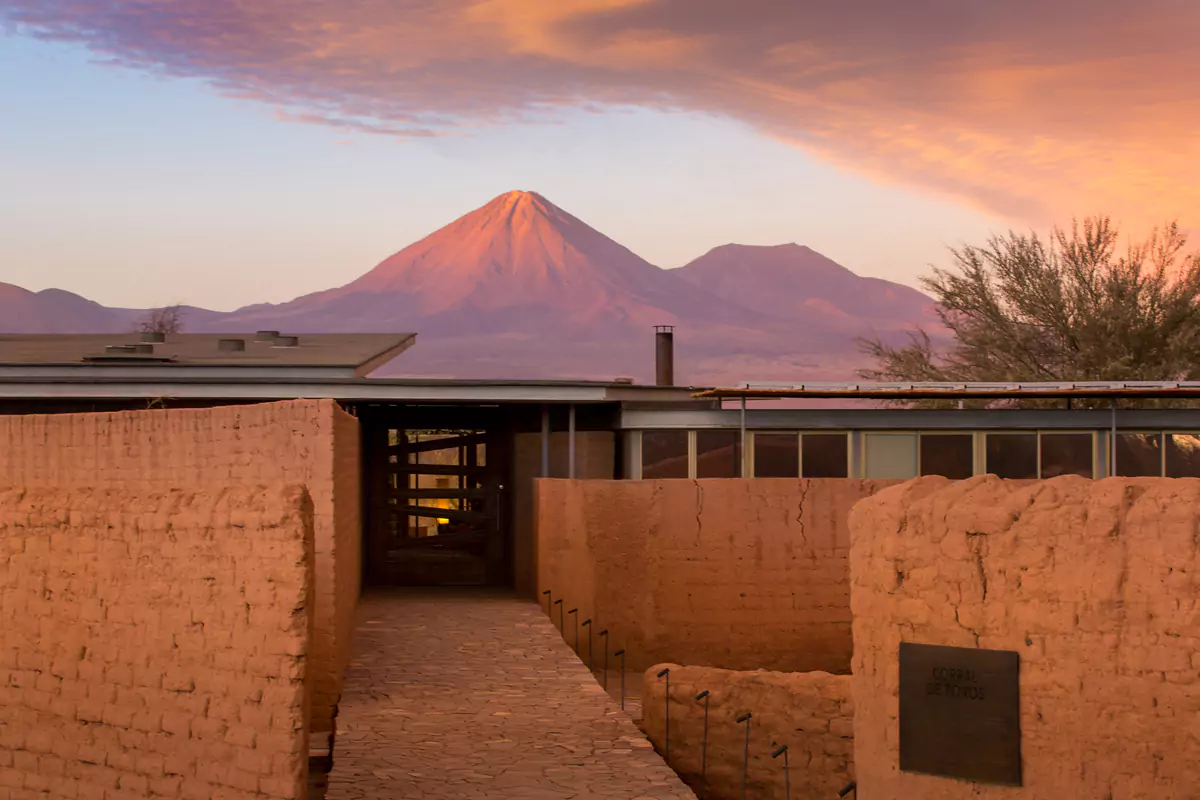 Tierra Atacama Front