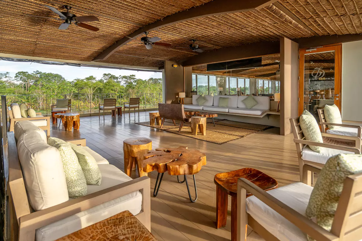 Delfin III Lounge