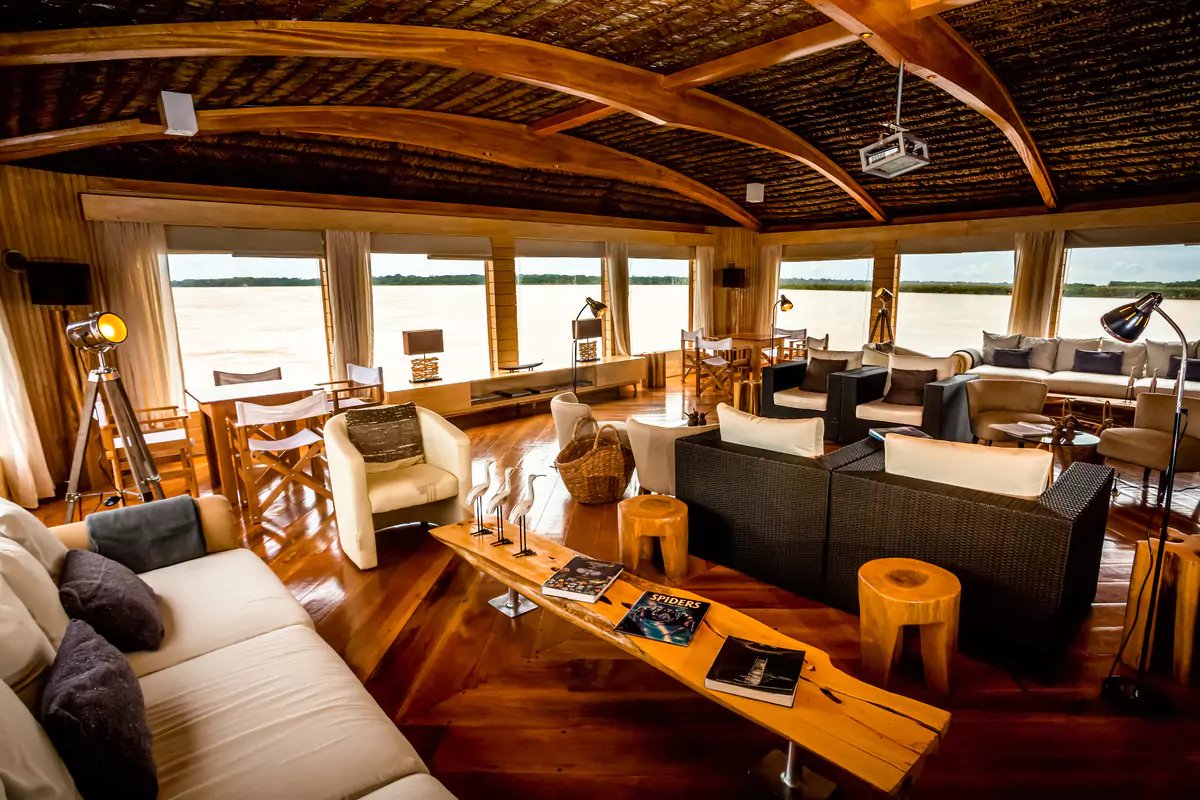 Delfin II Indoor Lounge