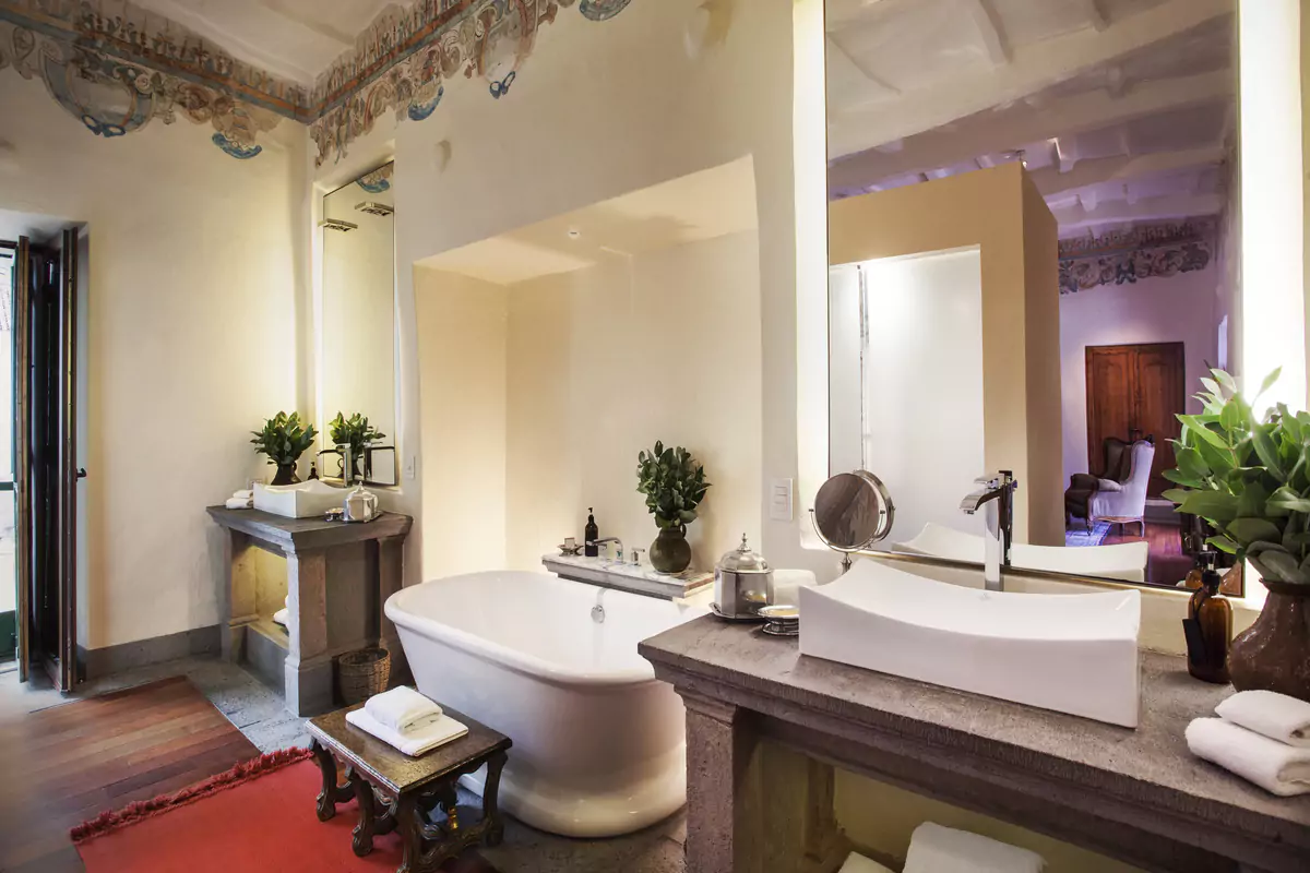 Patio Suite Bathroom
