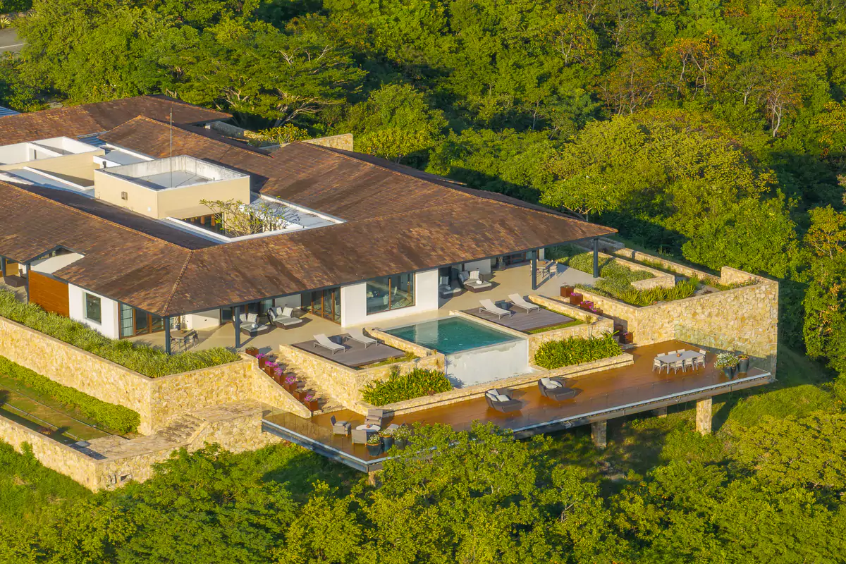 La Residencia Doña Theresita Exterior