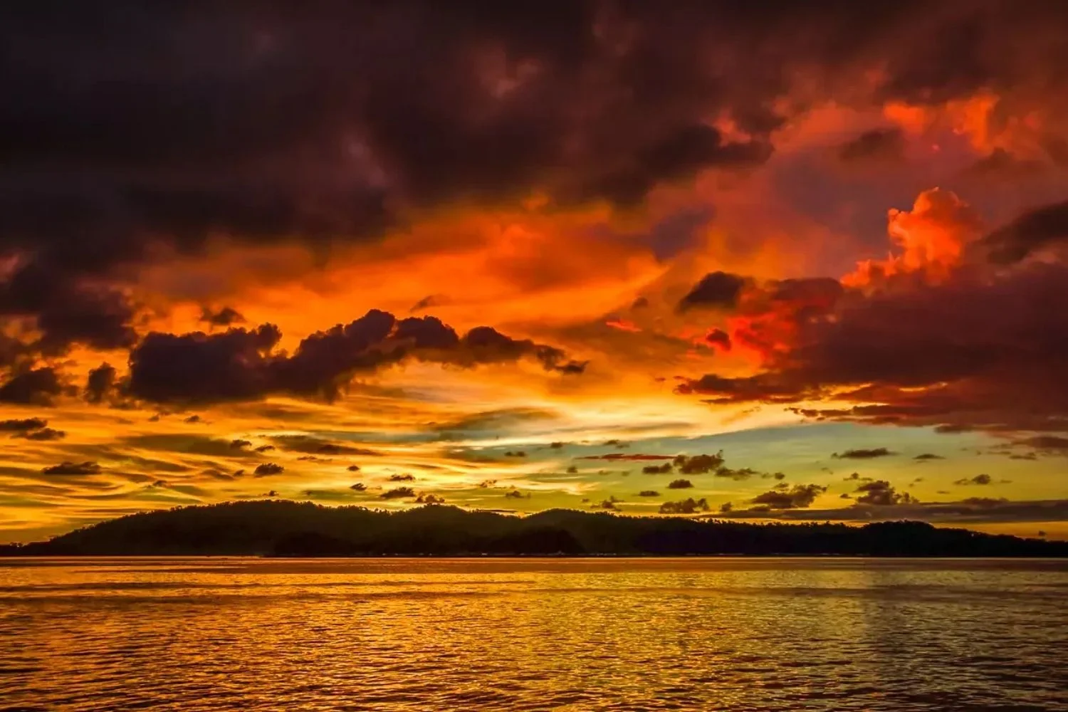 Belize Cayes & Atolls Sunset