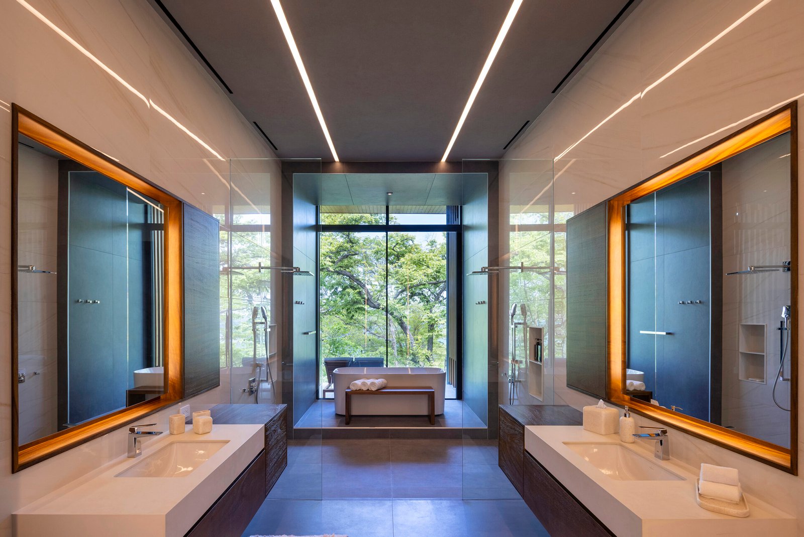 Ocean View King Suite Bathroom