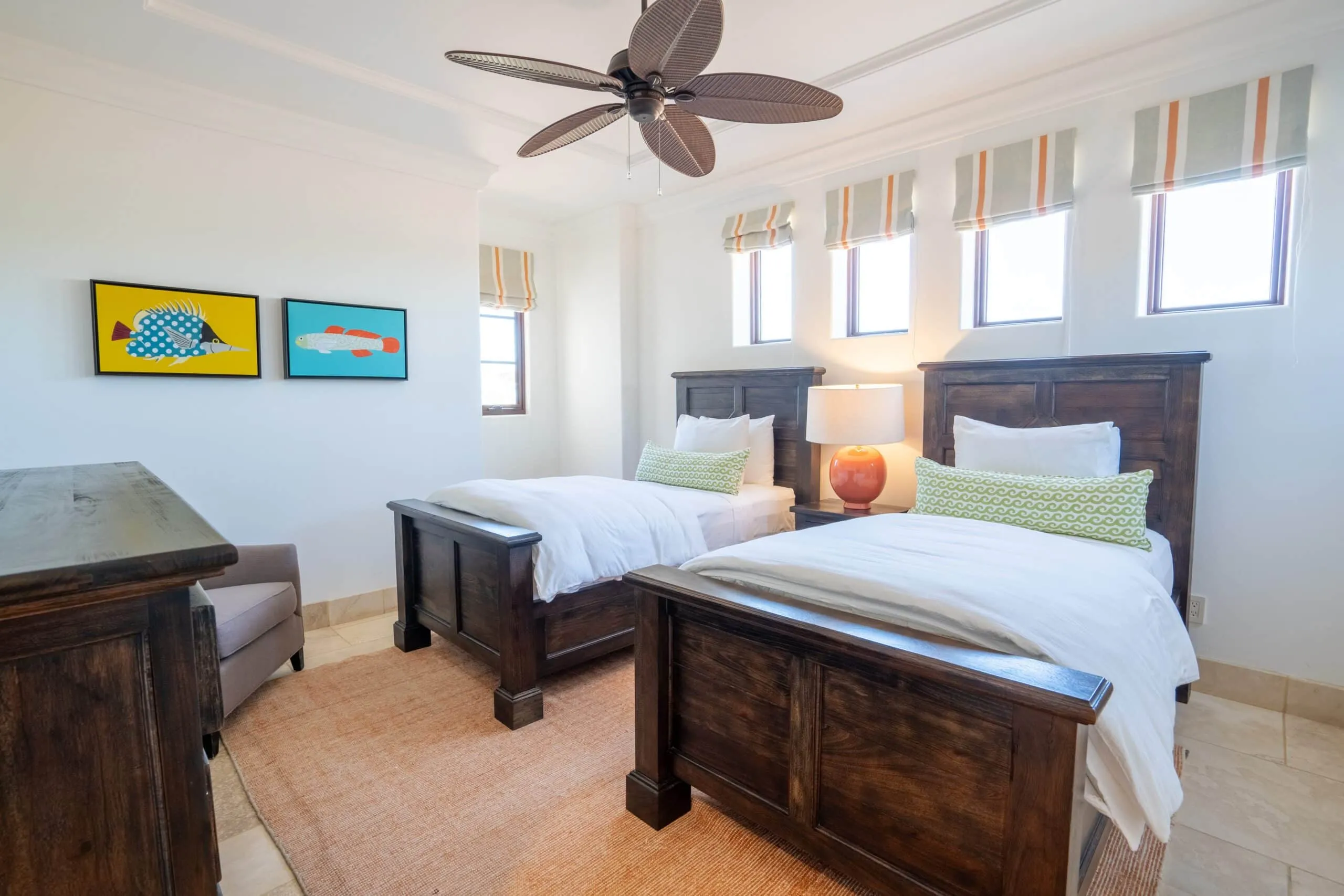 Deluxe F&F Suites Bedroom II