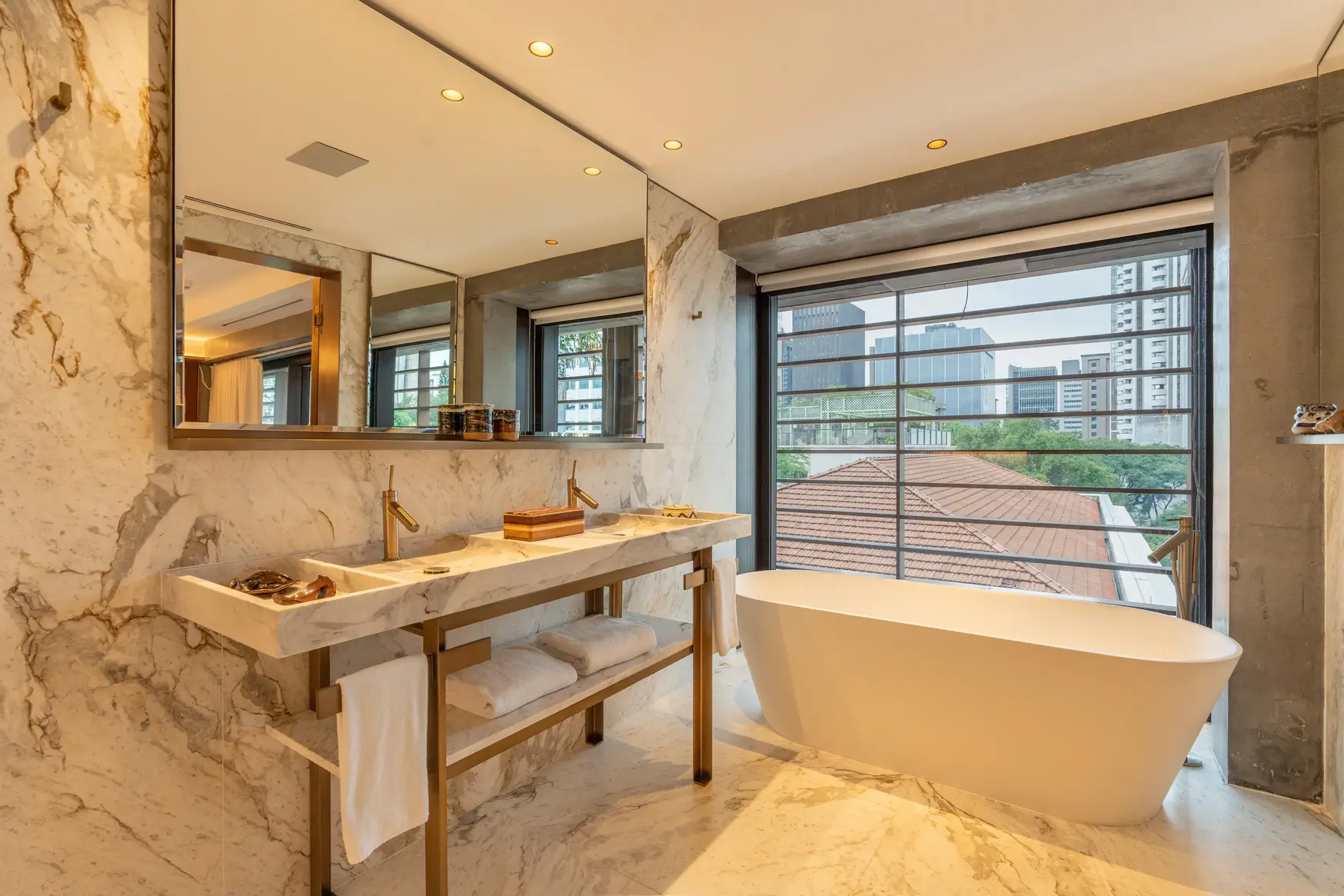 Premier Suite Duplex - Bathroom