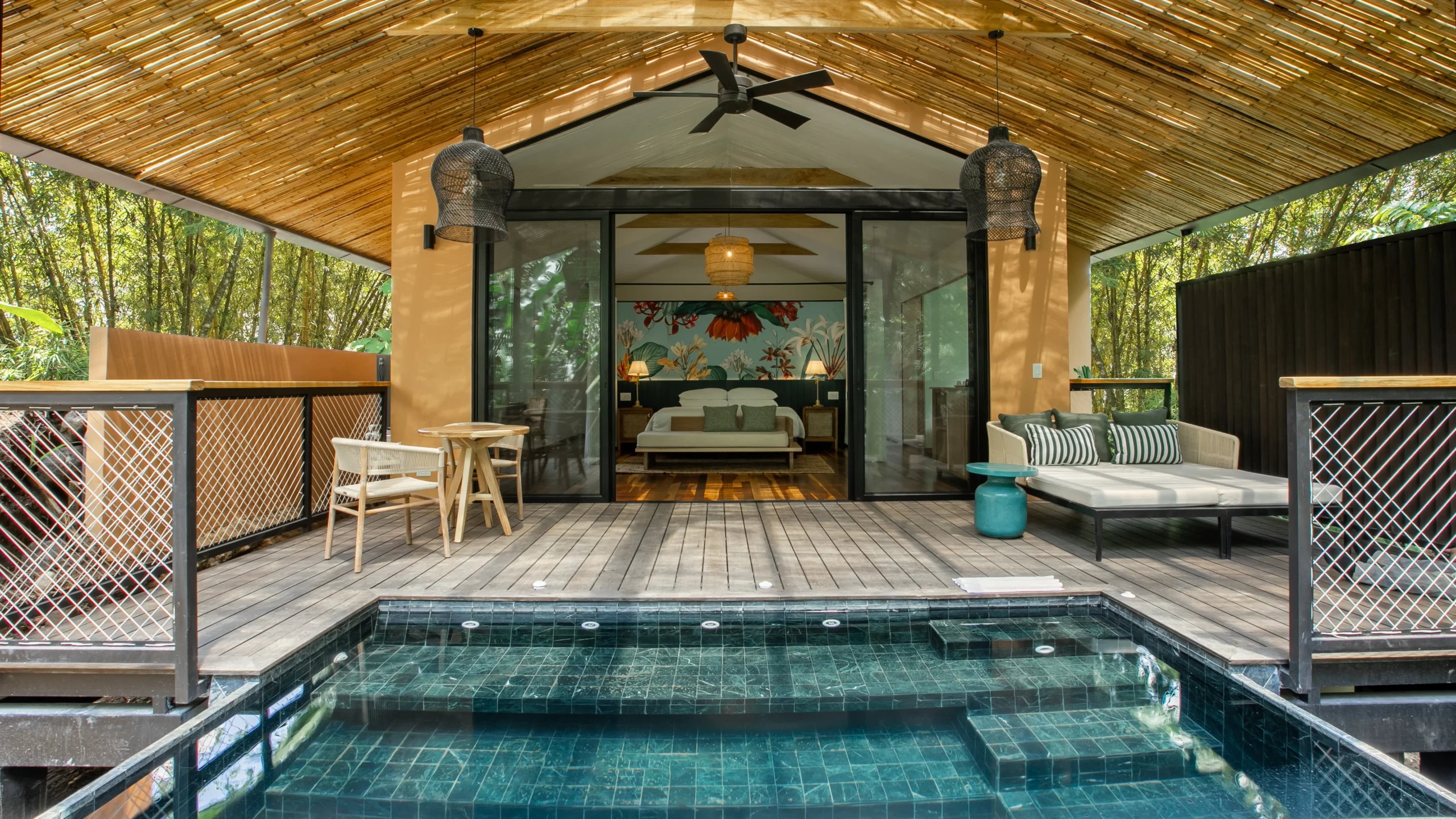 Arenal Pool Casita Exterior